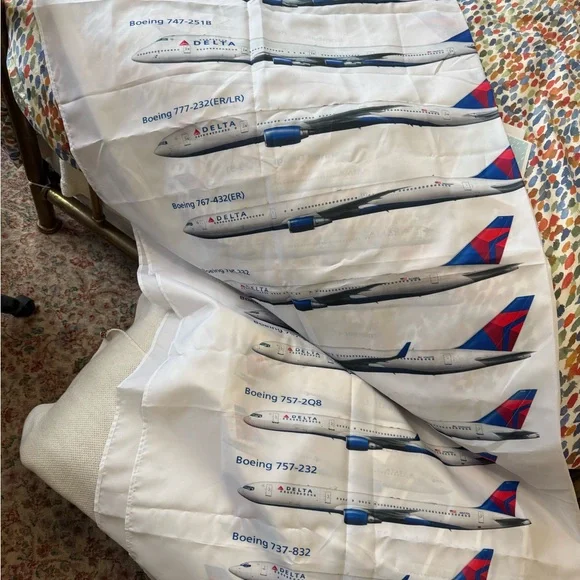 Delta Airlines Fleet Shower Curtsin - Picture 2 of 5